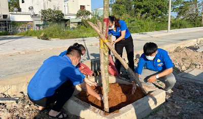 An Giang: Thành đoàn Long Xuyên tổ chức lễ ra quân trồng cây “Vì một Việt Nam xanh”