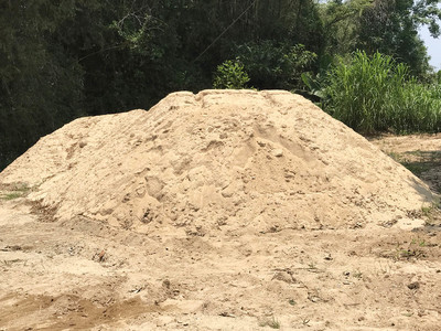 Quảng Ngãi: DN khai thác cát lậu trên sông Trà Câu