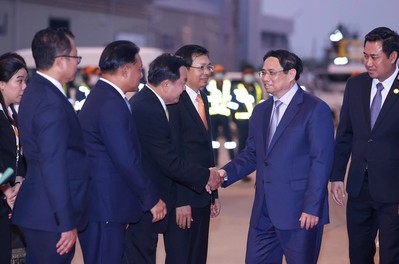 Thủ tướng tới Lào dự Hội nghị cấp cao Ủy hội sông Mekong quốc tế lần thứ 4