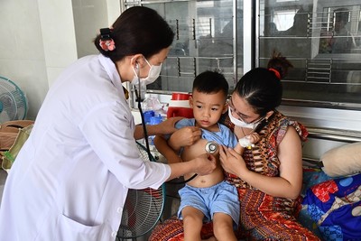 Hàng loạt dịch bệnh nguy hiểm đe dọa sức khỏe trẻ em