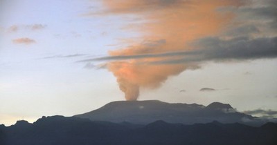 Phòng ngừa núi lửa phun trào, Colombia khẩn trương sơ tán người dân