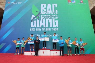 VPBank Bac Giang International Marathon 2023: Hơn 2.000 VĐV tham gia đóng góp gây Quỹ từ thiện