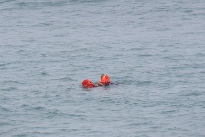 Khánh Hòa: Đi tắm biển, 3 học sinh bị đuối nước tại khu vực bãi biển Bãi Dài