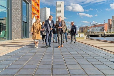 Hà Lan: Con đường đi bộ trở thành nguồn cung cấp năng lượng mặt trời