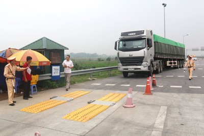 VEC đề nghị hỗ trợ kiểm soát tải trọng xe trên cao tốc Nội Bài - Lào Cai