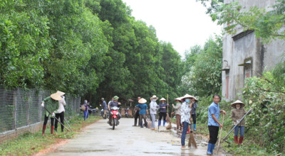Phú Bình – Thái Nguyên: Ra quân vệ sinh môi trường, làm sạch đường làng, ngõ xóm