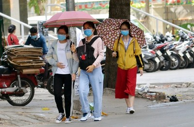 Ca COVID-19 tăng nhanh, Hà Nội yêu cầu đeo khẩu trang nơi đông người