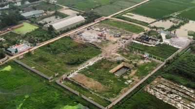 Phá dỡ loạt biệt thự "mọc" trên đất dự án chăn nuôi ở Văn Lâm, Hưng Yên