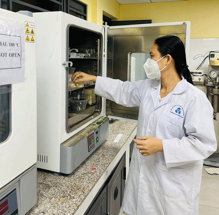 Nghiên cứu vật liệu nanocomposite xử lý chất thải công nghiệp
