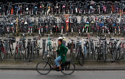 Quốc gia trả tiền cho người dân để đạp xe đi làm