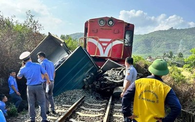 Khánh Hòa: Tai nạn đường sắt khiến một tài xế xe tải tử vong