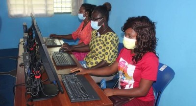 90% nữ giới ở các nước nghèo không được tiếp cận với Internet