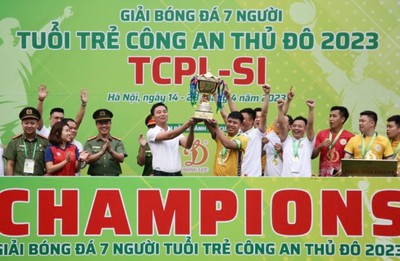 FC Cụm 9 đoạt chức vô địch giải bóng đá 7 người Tuổi trẻ Công an Thủ đô