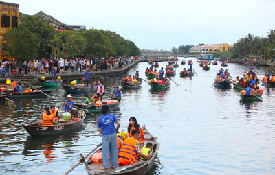 Quảng Nam đón 245.000 lượt khách dịp nghỉ lễ, nhiều khách sạn "cháy" phòng