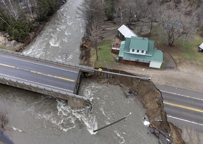 Canada: Nhiều thành phố ở Quebec tuyên bố tình trạng khẩn cấp do lũ lụt