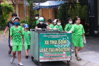 Đội quân nhí thu gom rác tài nguyên để gây quỹ từ thiện ở Đà Nẵng