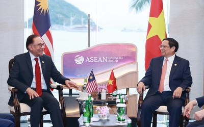 Thủ tướng Phạm Minh Chính gặp Thủ tướng Malaysia