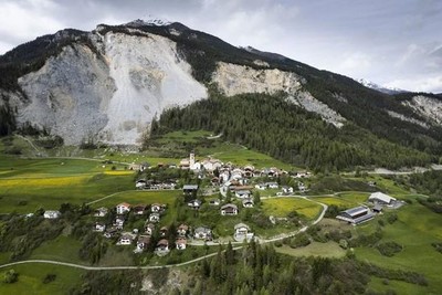 Thuỵ Sĩ: Sơ tán vội ngôi làng trước cảnh báo lở đá trên dãy núi Alps
