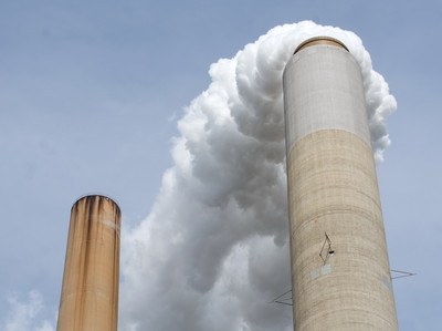 Mỹ công bố kế hoạch giảm khí thải CO2 từ nhà máy điện khí đốt và than