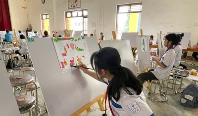Học sinh Tuyên Quang vẽ tranh hưởng ứng Tuần lễ quốc gia nước sạch và vệ sinh môi trường