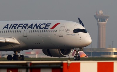 Pháp cấm các chuyến bay ngắn nhằm giảm khí thải ra môi trường