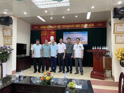 Gặp mặt, chia tay lãnh đạo Công ty CP Môi trường và Dịch vụ đô thị Ninh Bình