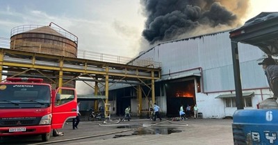 Đồng Nai: Cháy lớn thiêu rụi gần 1.000 m2 nhà xưởng công ty dệt may