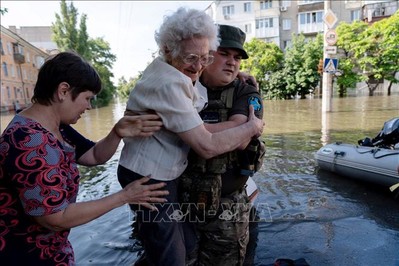 Vỡ đập tại Ukraine: WHO hỗ trợ khẩn cấp các khu vực ngập lụt