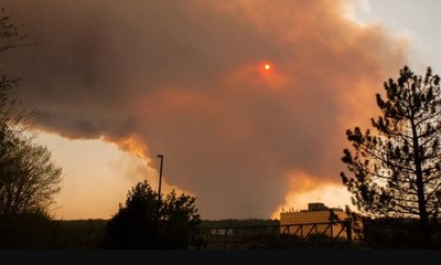 Các quốc gia trên thế giới hỗ trợ đối phó với cháy rừng tại Canada