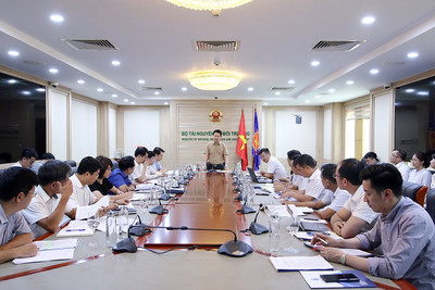 Bộ trưởng Đặng Quốc Khánh chủ trì họp hoàn thiện dự án Luật Tài nguyên nước (sửa đổi)