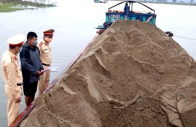 Hà Tĩnh: Cần xử lý dứt điểm khai thác cát trái phép trên sông La
