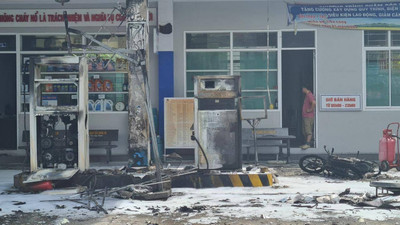 Bình Định: Cây xăng bốc cháy dữ dội kèm tiếng nổ lớn