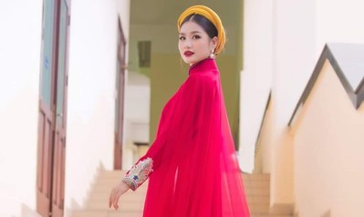 Hoa hậu Nguyễn Thanh Hà khoe nhan sắc ngọt ngào trong trang phục áo dài