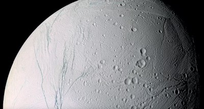 Đại dương trên mặt trăng của Sao Thổ chứa thành phần thiết yếu cho sự sống