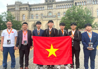 5 học sinh Việt Nam giành huy chương tại Olympic Vật lí châu Âu 2023