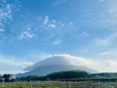 Đúng ngày Lễ Vía Linh Sơn Thánh Mẫu, “mây ngọc” xuất hiện trên đỉnh núi Bà Đen