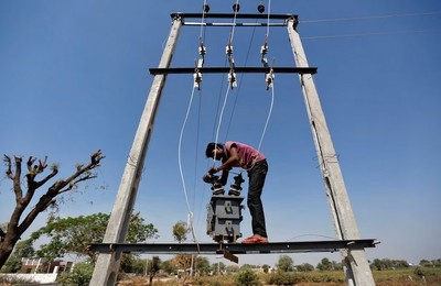 Ấn Độ giảm giá điện ban ngày và tăng giá vào ban đêm