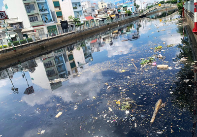 Chi hơn 5.000 tỉ đồng cải tạo, kênh Tân Hóa - Lò Gốm vẫn chưa hết ô nhiễm