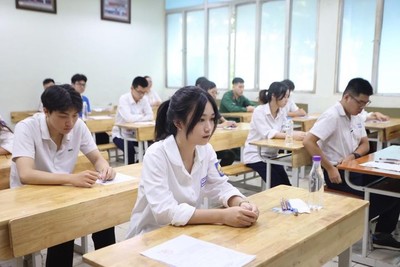 Hà Nội: Công bố điểm chuẩn trúng tuyển vào lớp 10 THPT chuyên năm học 2023 - 2024