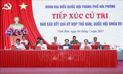 Chủ tịch Quốc hội Vương Đình Huệ tiếp xúc cử tri huyện Vĩnh Bảo