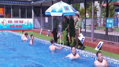Công an tỉnh Thái Bình tổ chức kiểm tra bơi đối với cán bộ, chiến sĩ trong diện năm 2023