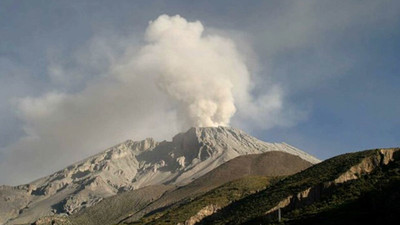 Chính phủ Peru lên kế hoạch khẩn do núi lửa phun trào