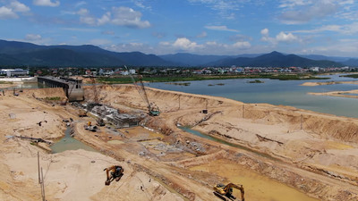 Tây Sơn, Bình Định: Cần đánh giá toàn diện hoạt động khai thác cát dưới hạ lưu đập dâng Phú Phong.