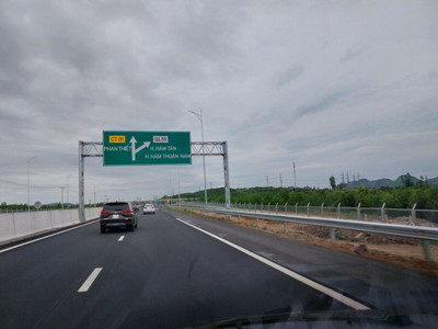 Chính thức thông xe thêm 4 nút giao trên cao tốc Phan Thiết - Dầu Giây