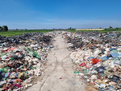 Bãi rác lộ thiên gây ô nhiễm ở Thái Bình