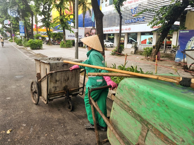 Công nhân vệ sinh môi trường: Càng làm tôi càng yêu cái nghề làm sạch cho đời