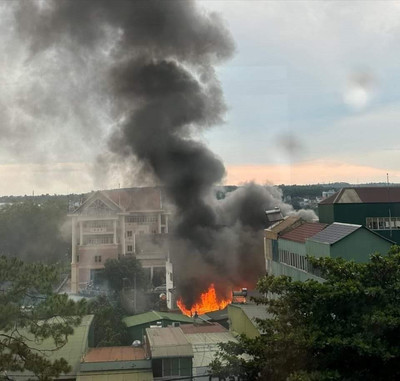 Cháy lớn tại một cơ sở kinh doanh chăn ga ở thành phố Gia Nghĩa