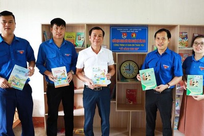 Thái Nguyên: Trao tặng "Tủ sách cho em" tại Điểm trường TH Đầm Mương