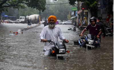 Ấn Độ: Báo động cao tại thủ đô New Delhi do mưa lũ