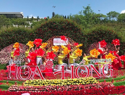 Lào Cai bắn pháo hoa tại Lễ kỷ niệm 120 năm du lịch Sa Pa